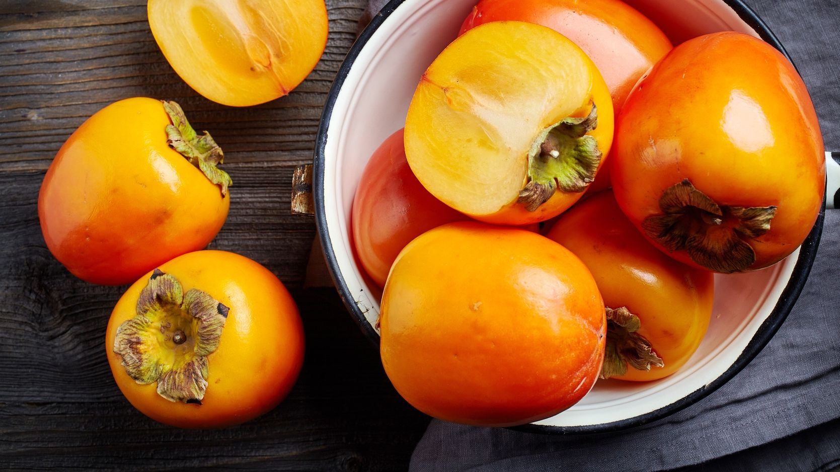 Також плоди хурми приносять користь травленню - фото 1