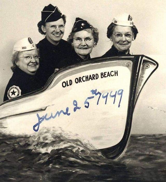 На цих ретро-знімках відбувається щось дивне - фото 298758