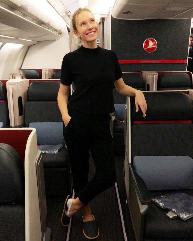 Катю Осадчу без макіяжу порівняли з підлітком - фото 298913