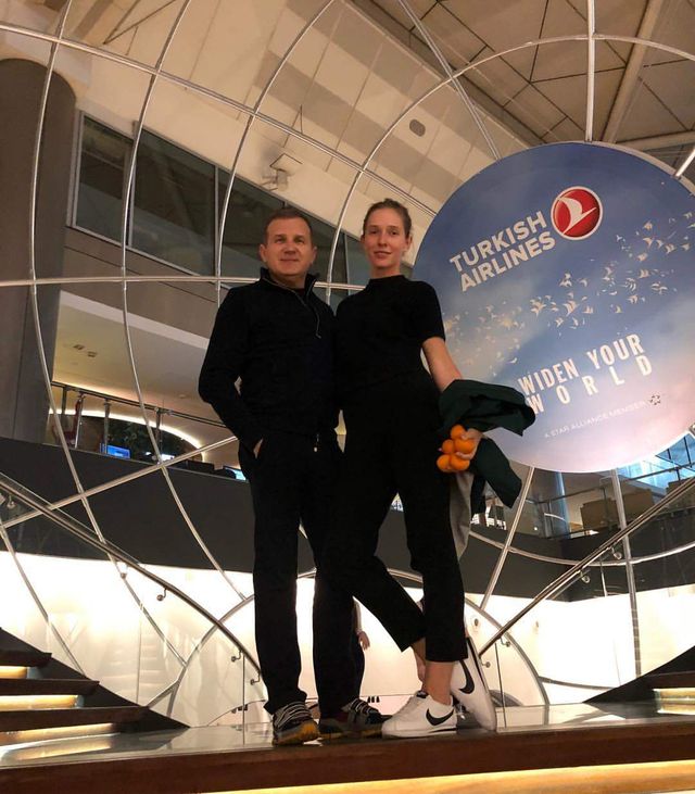 Катю Осадчу без макіяжу порівняли з підлітком - фото 298914