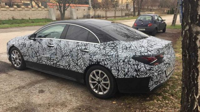 З'явилися живі фото оновленого Mercedes-Benz CLA - фото 298977