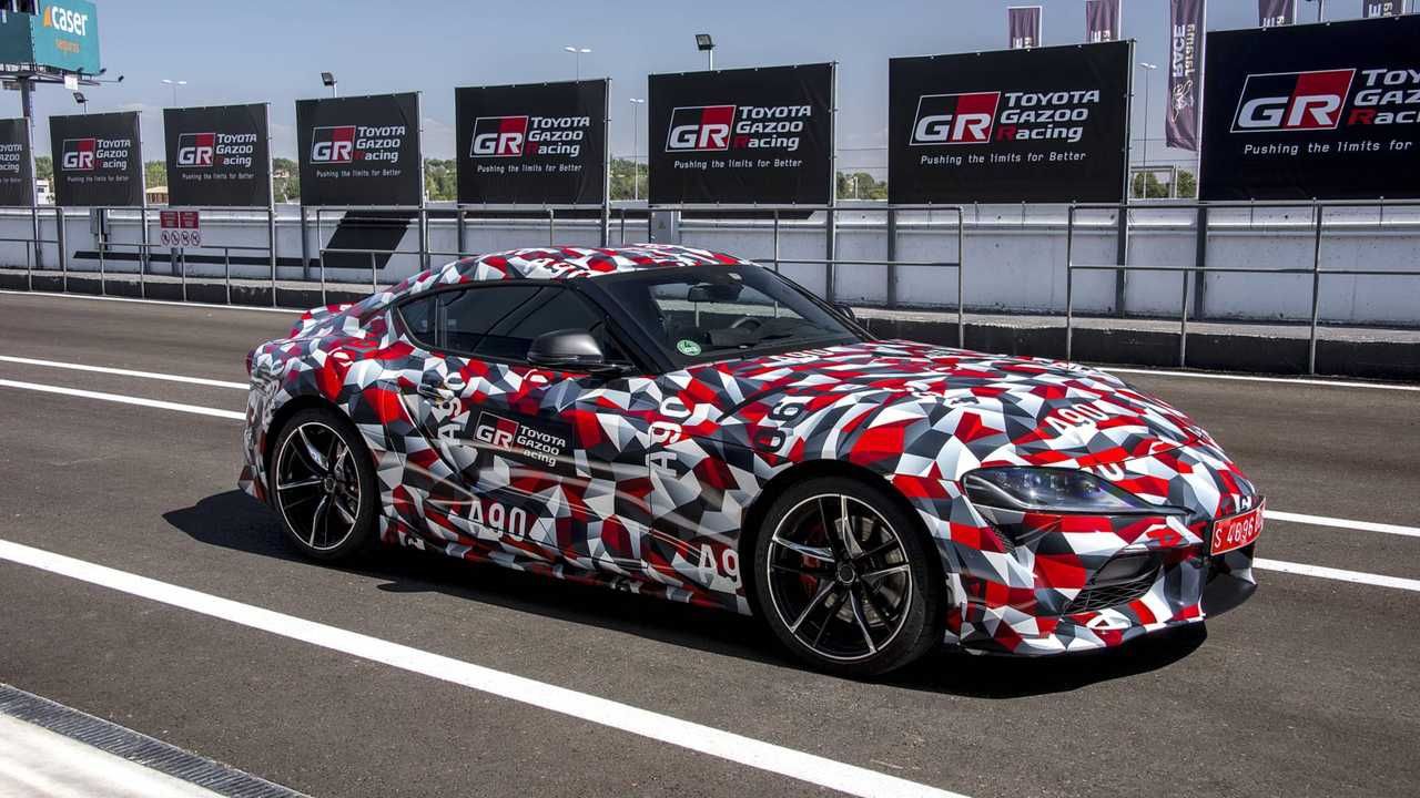 Нова Toyota Supra вийшла на гоночну трасу