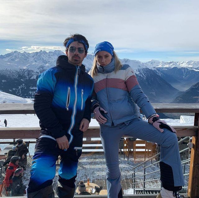 Зірка Гри престолів показала ніжний поцілунок з коханим - фото 299032