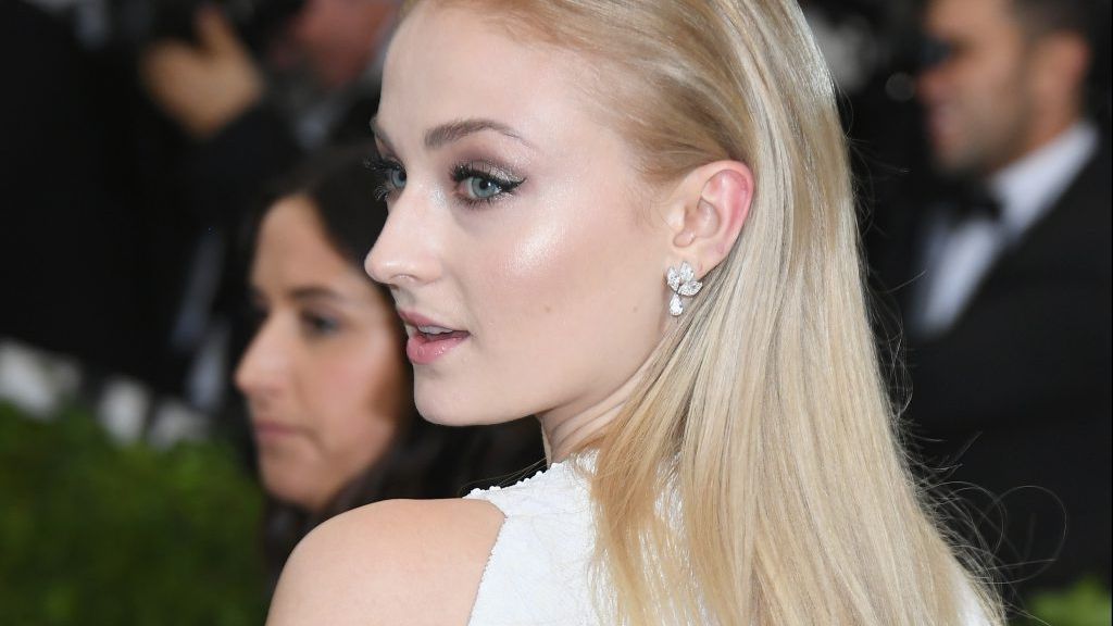 Зірка Гри престолів показала ніжний поцілунок з коханим