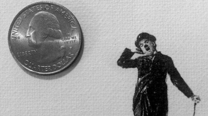 Американець створює мініатюрні малюнки з безліччю деталей