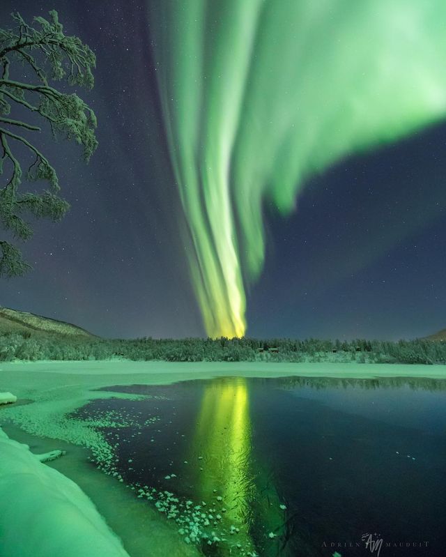 Неймовірна краса полярного сяйва: захопливі фото і відео - фото 299231