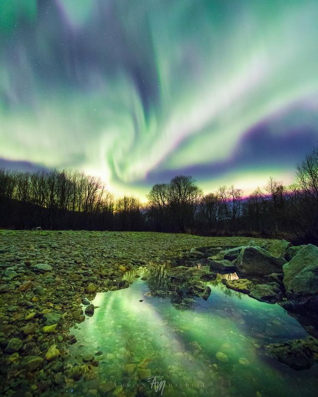 Неймовірна краса полярного сяйва: захопливі фото і відео - фото 299235