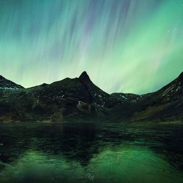 Неймовірна краса полярного сяйва: захопливі фото і відео - фото 299237