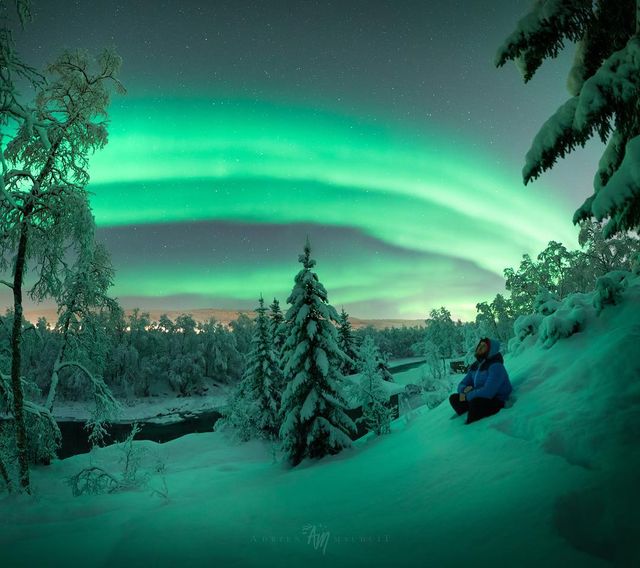 Неймовірна краса полярного сяйва: захопливі фото і відео - фото 299238