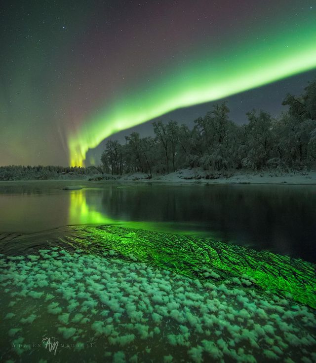 Неймовірна краса полярного сяйва: захопливі фото і відео - фото 299241