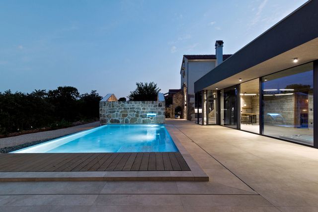 Ідеальний дім для родини у Хорватії: яскраві фото - фото 299357