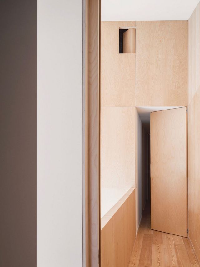 Архітектори зробили сучасний дім зі старого сараю - фото 299427