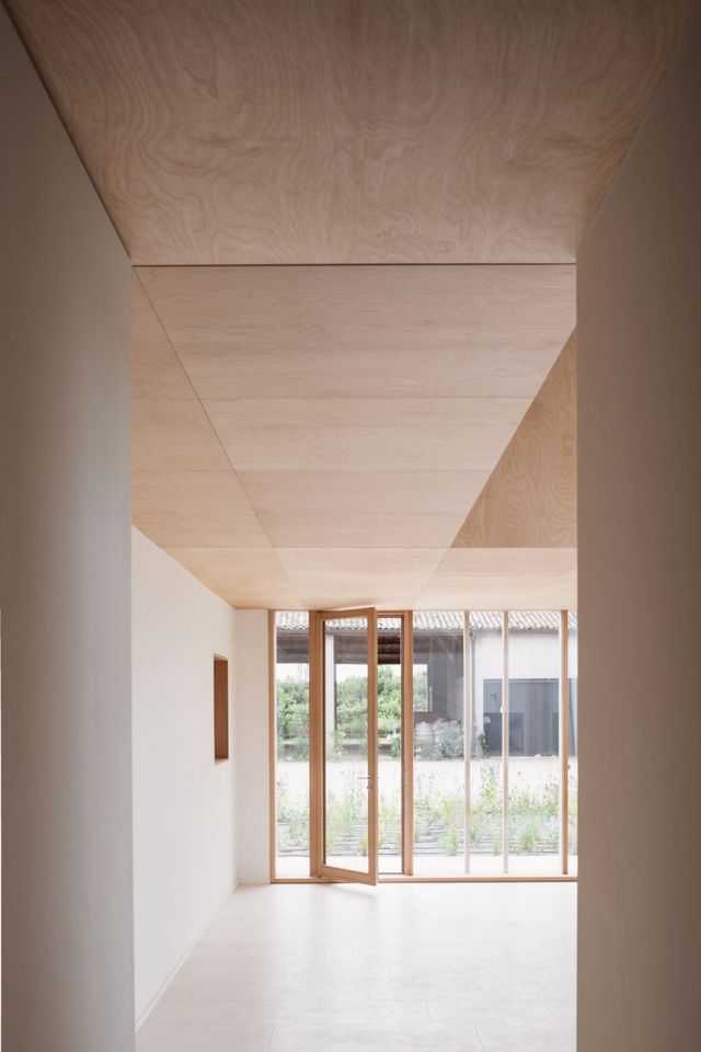 Архітектори зробили сучасний дім зі старого сараю - фото 299431