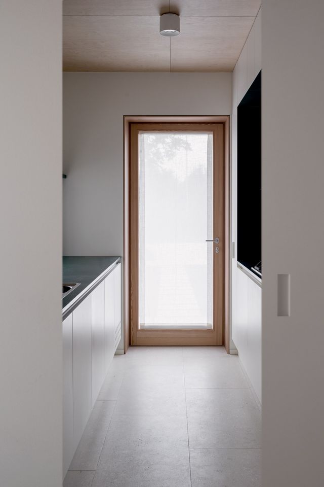 Архітектори зробили сучасний дім зі старого сараю - фото 299434