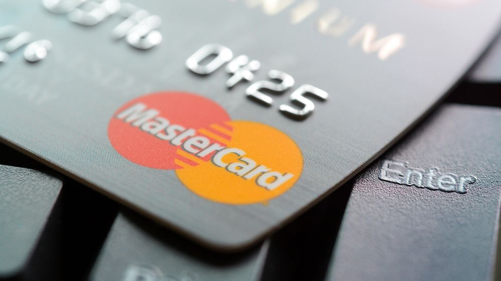 MasterCard вирішила змінити логотип