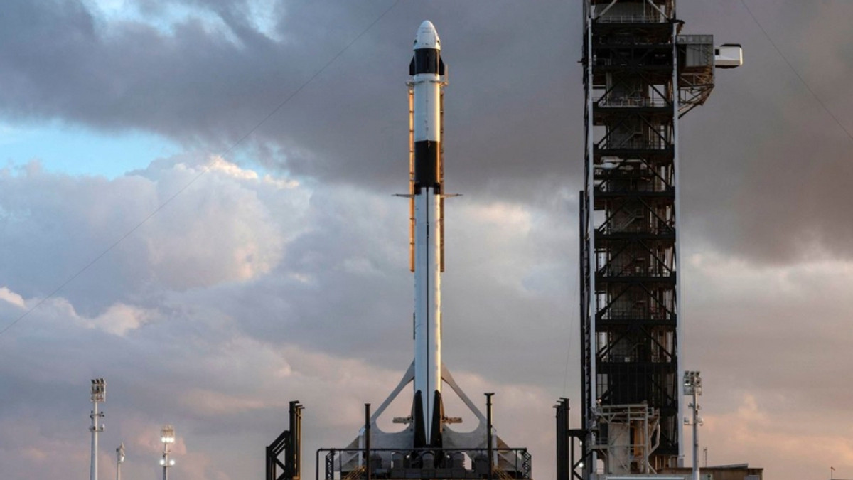 Ракета-носій Falcon 9 - фото 1