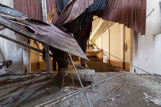 Занедбані театри Європи: вражаючі фото - фото 299520