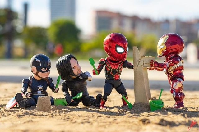 Чим займаються супергерої, коли не рятують світ: епічні фото - фото 299559