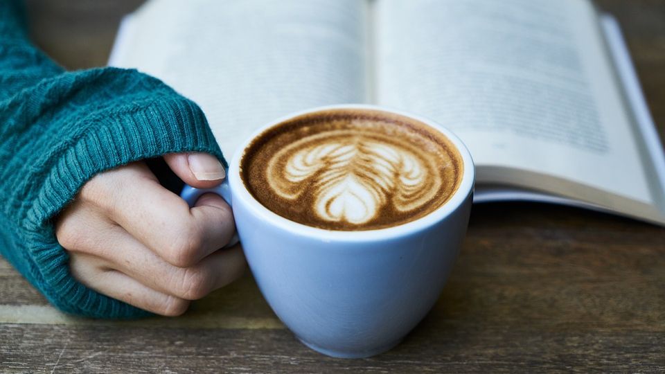 5 затишних книг, які зігріють вас взимку