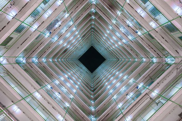 Без вільного простору: справжнє життя у Гонконзі у фото - фото 300092