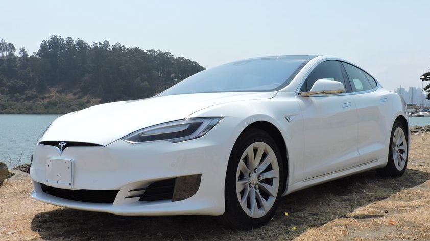 Стартова ціна Tesla Model S різко зросте