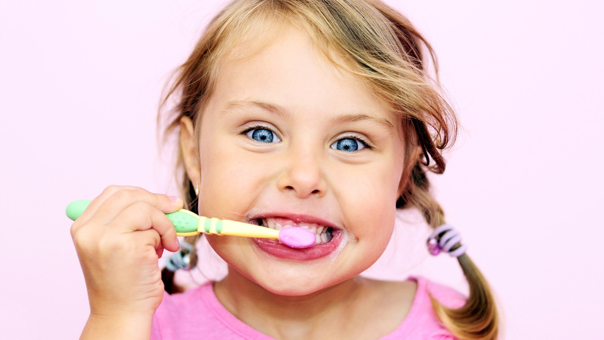 Як вибрати дитячу зубну щітку - фото 1