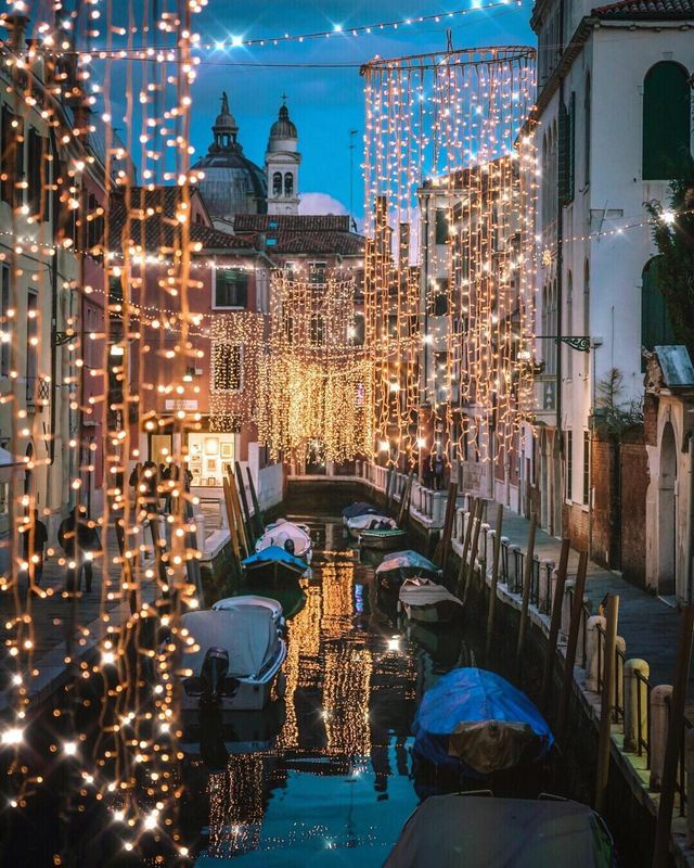 Вуличні фото Венеції, які надихають мандрувати: яскраві кадри - фото 300613