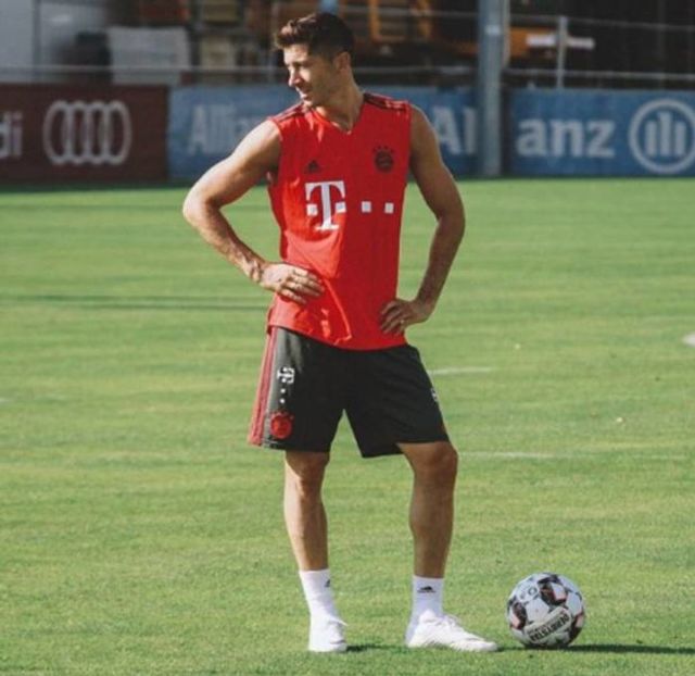 Лідер Баварії змінився до невпізнання: ви здивуєтеся - фото 300863