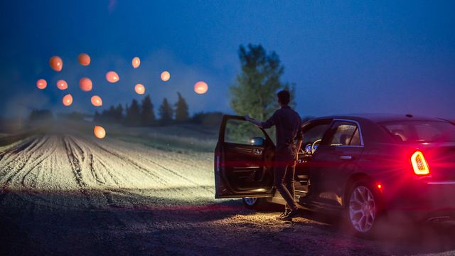 Казкові фото з повітряними кулями, які переносять в інший світ - фото 301118