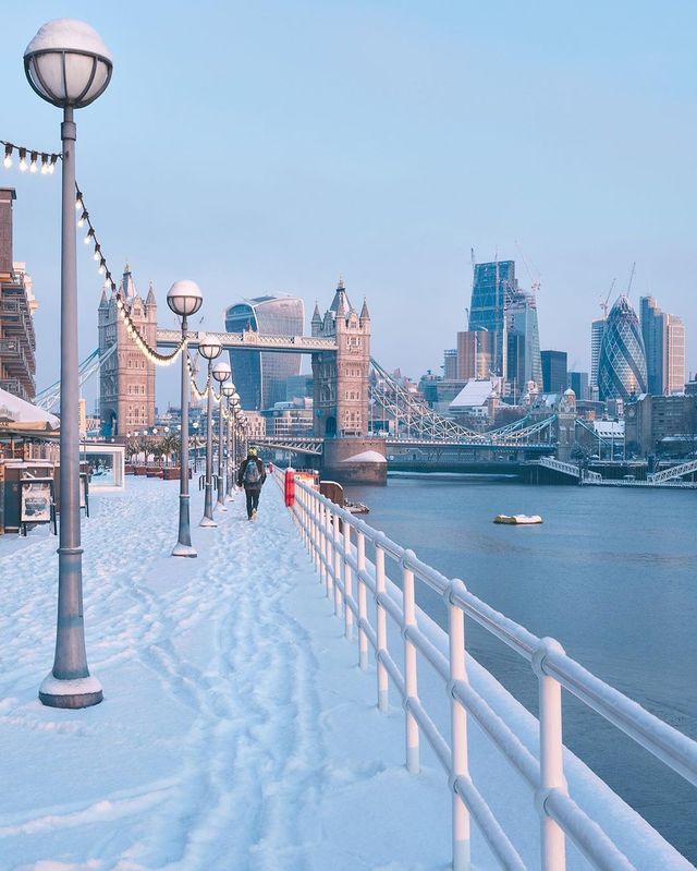 Міські пейзажі в об'єктиві Отто Берклі: яскраві фото - фото 301189