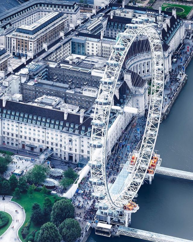 Міські пейзажі в об'єктиві Отто Берклі: яскраві фото - фото 301190