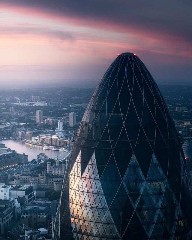 Міські пейзажі в об'єктиві Отто Берклі: яскраві фото - фото 301197