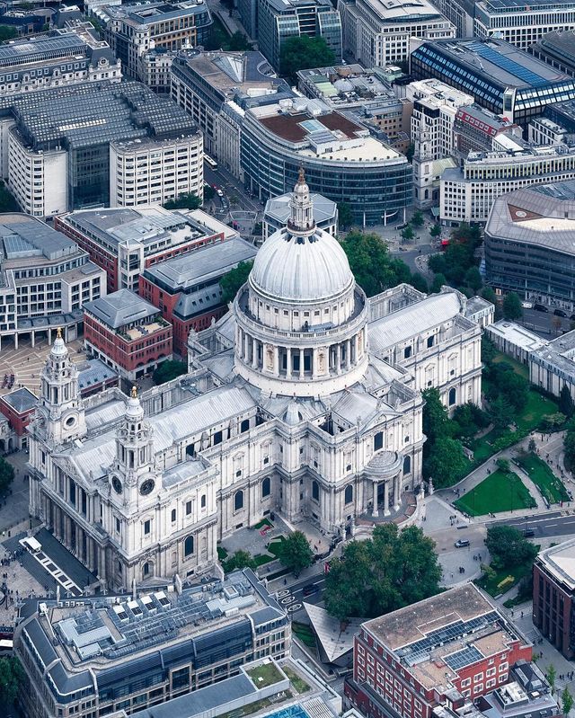 Міські пейзажі в об'єктиві Отто Берклі: яскраві фото - фото 301202