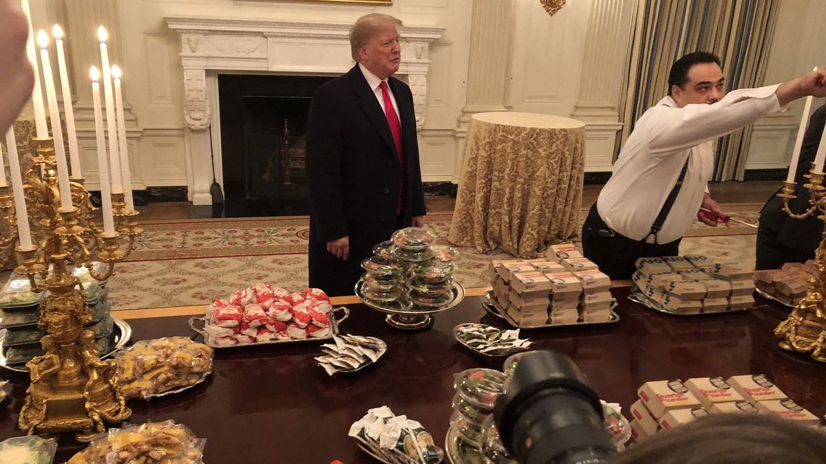 Трамп нагодував спортсменів фастфудом - фото 1