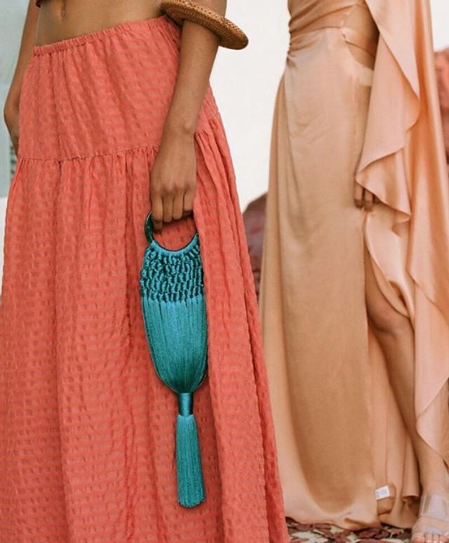 Новий-старий тренд: у моду повернулися в'язані сумки - фото 301392