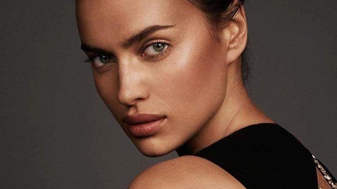 Ірина Шейк засвітила білизну на новому фото