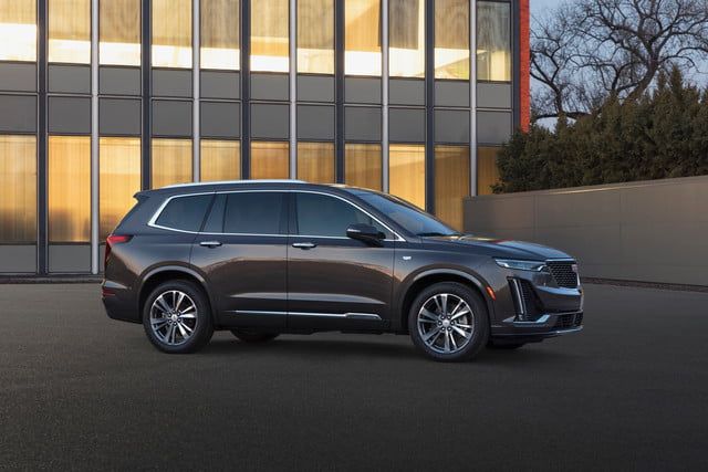 Представлений великий семимісний Cadillac XT6