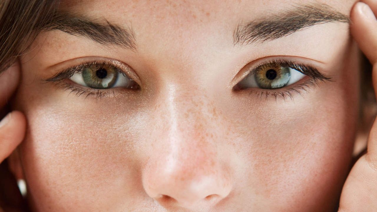 Косметологи назвали продукти, які старять шкіру