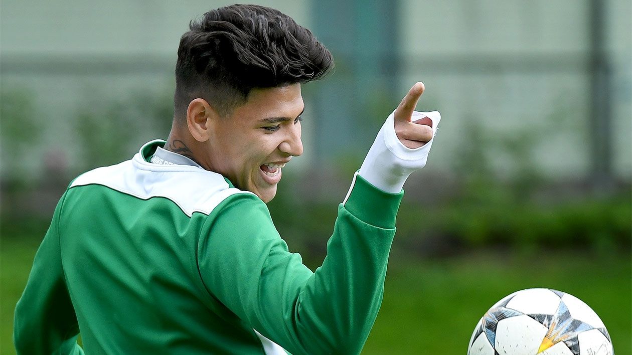 Динамо і Шахтар цікавляться лідером Карпат