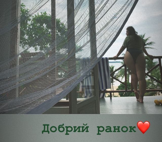 Солістка гурту KAZKA - фото 301680