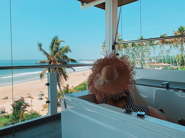 Солістка KAZKA показала пікантне фото з відпочинку - фото 301683