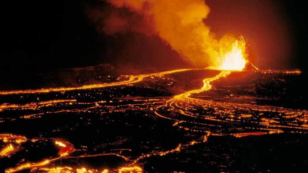 На одному з островів Японії почалося виверження вулкана: з'явилося відео