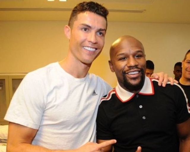 Мейвезер привітав Роналду із першим трофеєм у Ювентусі- фото 301800