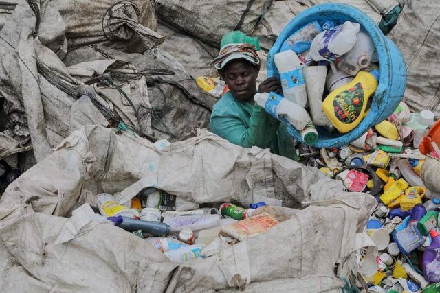 Моторошні реалії повсякденного життя в Африці - фото 302021