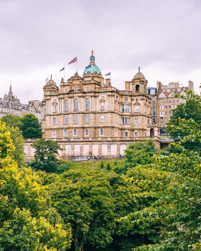 Яскраві подорожі світом від Мері Квінсі: ефектні фото - фото 302100