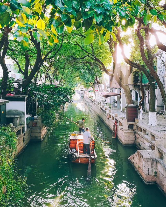 Яскраві подорожі світом від Мері Квінсі: ефектні фото - фото 302109