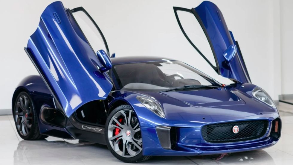 Cуперкар Jaguar C-X75 з фільму про Джеймса Бонда виставили на продаж