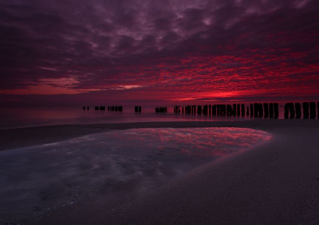 Фотограф показав таємничу красу Балтійського моря у Польщі - фото 302316