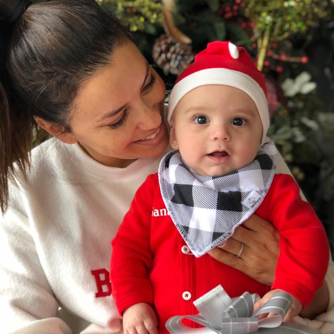 Проста мама: Єва Лонгорія показала фото з сином