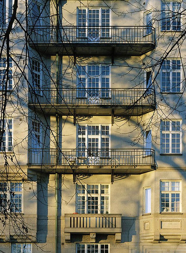 Архітектори створили незвичайну квартиру в Стокгольмі: яскраві фото - фото 302347